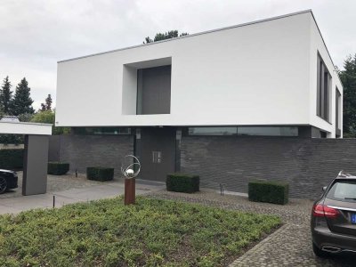 Lichtdurchflutetes Luxus-Bauhaus in Königsdorf von Privat