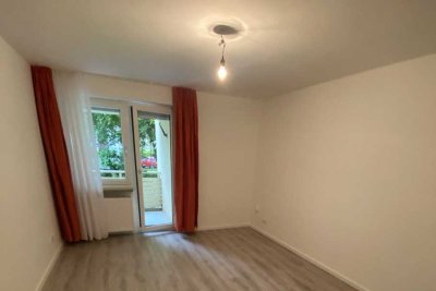 Renovierte 2-Zimmer-Wohnung mit gemütlicher Loggia in Forstenried