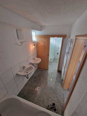Helle, außergewöhnliche 2,5-Zimmer Maisonette-WHG im 3.+4. OG in der Südweststadt mit Dachterrasse