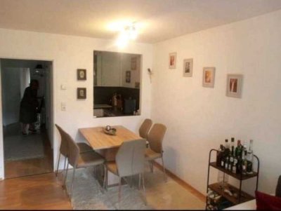 Möblierte 2-Zi.-Wohnung mit Balkon & Grünblick im Freiburger Wiehre