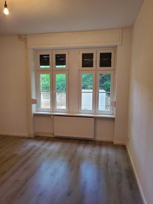 Frisch renovierte 2 Zimmer Erdgeschosswohnung mit Garage ab 15.11.2025 zu vermieten