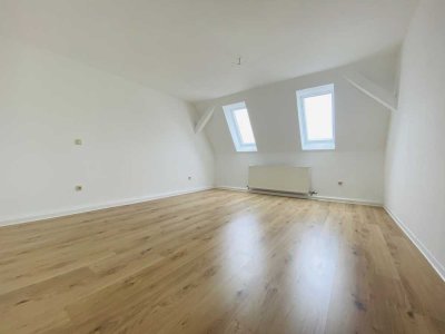 FRISCH RENOVIERTE 3-Zimmer-Wohnung bietet viel Platz und Licht