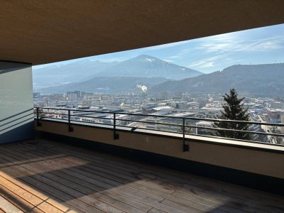 Hochwertige 3-Zimmer Penthousewohnung mit großzügiger Terrasse, inkl. Einbauküche und separatem Hobbyraum!