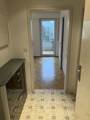 Helle, gepflegte 1-Raum-Hochparterre-Wohnung (EBK) in Stuttgart-Birkach