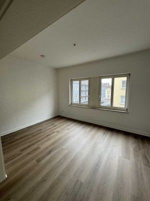 Vollständig renovierte 4-Raum-Wohnung mit Balkon in Mönchengladbach