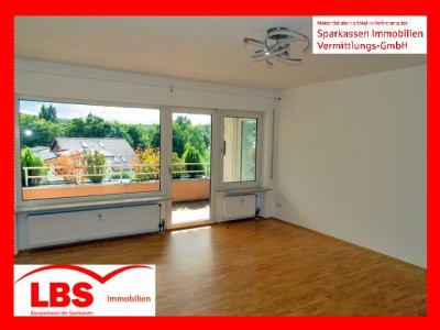 "VIEL KOMFORT MIT AUSSICHT" - Sehr gepflegte Penthouse-Wohnung mit Balkon und Garage in Su.-Ro.