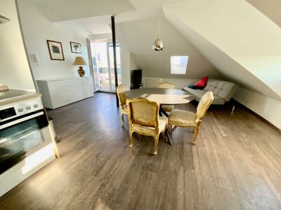 Möblierte  2,5 Zi. -Kuschlige Dachgeschoss-Oase mit Loggia in Ingolstadt Süd Ringsee