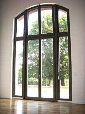 "Les Etables Royales": Sonnige Galerie-Wohnung mit großer Gartenterrasse (vermietet)