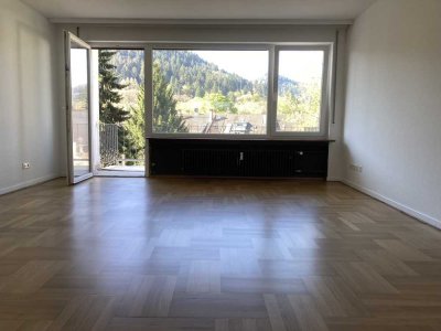 Schöne 4-Zimmer Wohnung mit Balkon in Baden-Baden Lichtental