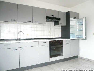 EINBAUKÜCHE + SUPER BLICK -- Moderne 2-R-DG-Wohnung mit Aufzug und Balkon !