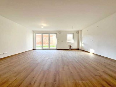 E & Co. - Großzügige 3-Zimmer Wohnug mit Terrasse, Garten und Einbauküche