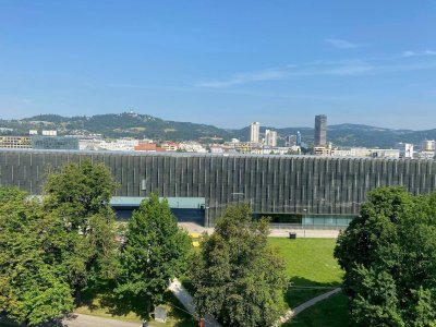 Erstbezug!Toplage! Traumausblick!Sehr großzügige 2,5 Zimmer Wohnung mit Loggia und Einbauküche!