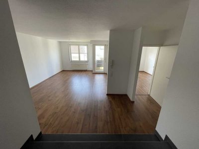 moderne 2-Raum-Wohnung mit Balkon in Tamm