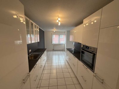 Stilvolle modernisierte 87m² Wohnung mit nagelneuer EBK in Kaiserslautern