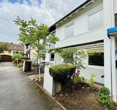 Charmantes modernisiertes Reihenmittelhaus, mit EBK in Germering