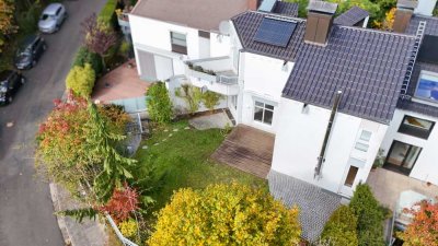 Wiesbaden Georgenborn! Wohnen mit Wow-Effekt! 6 Zimmer, Wellness-Bereich, Doppel-TG, nicer Garten!