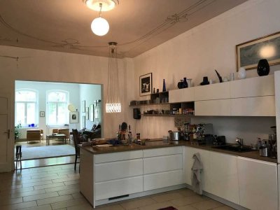 Luxuriöse 4-Zimmer-Wohnung mit 2 Balkonen, Garten und Einbauküche in Braunschweig