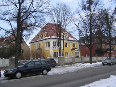Bürovilla in exponierter Lage, direkt am Nymphenburger Kanal