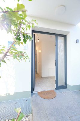 Haus im Haus - Design-Hausviertel mit Garten und Dachterrasse
