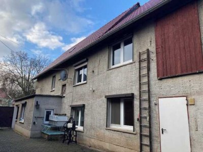 Einfamilienhaus mit kleinem Grundstück und zusätzlich 2 Garagen in ruhiger Ortslage von Gehofen