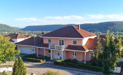 Elegante Villa mit ELW / Büros im Herzen Bayerns