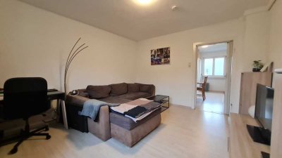 Zwei Zimmer / Küche mit Essbereich / Badezimmer und Diele / 1. OG mit opt. Stellplatz