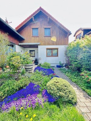 Charmante Reihenhaushälfte in Blumau-Neurißhof: 3 Zimmer, Garten und moderne Ausstattung!
