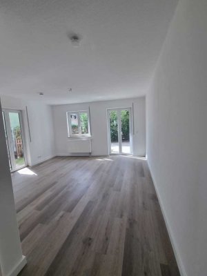 ab 01.08. •  moderne 2,5 Zi. EG Whg • Garten + Terrasse • nahe Wasser + Wald