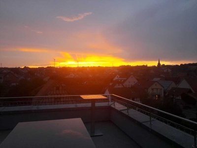 Neuwertige Penthouse Wohnung - mit Aufzug - Nur noch bis 6.5.25 Online ! dann mit Makler !