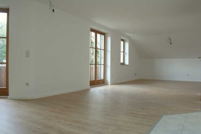 3,5-Zimmer-Wohnung mit Südbalkon, Terasse, 2 Bäder, geringe Nebenkosten
