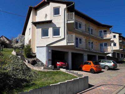 Eulenbis - 5 ZKB, 2 Bäder, 2 Carports, Garten, 3 Balkone