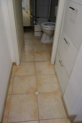 Stilvolle, gepflegte 2-Zimmer-Terrassenwohnung mit gehobener Innenausstattung mit EBK in Wiesbaden