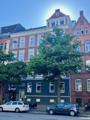 Holtenauer Straße: Schöne 2-Zimmer-Altbauwohnung in gefragter Lage