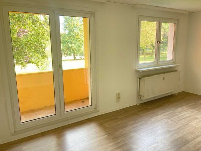 3 Zimmer im EG - inklusive Dusche und Balkon!!!