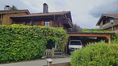 Doppelhaushälfte mit Einliegerwohnung in zentraler, ruhiger Lage !