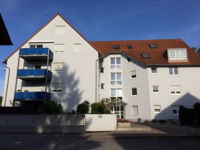 Schöne, geräumige Galeriewohnung (2 Zimmer)  in Frankfurt-Nied