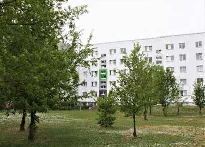 Familienfreundliche 4-Raum-Wohnung mit Balkon und Wanne