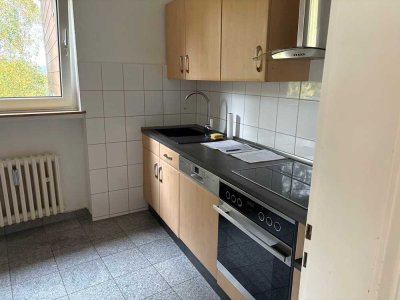 Über den Wolken - 90qm 4 Zimmer Balkon und EBK!