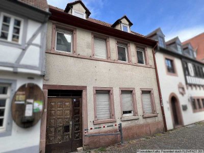 Haus mit Denkmalschutz zum Ausbau im Herzen der Altstadt