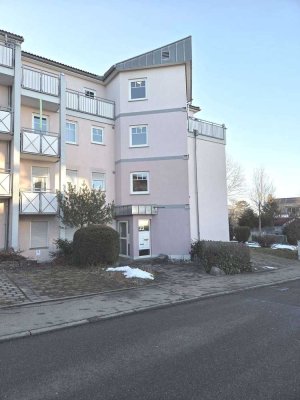 Trossingen: Bezugsfreie, schöne 2 - Zimmerwohnung mit Terrasse, TG - Stellplatz, Einbaukü + Keller