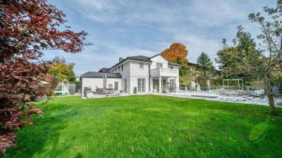 Luxusdomizil in Bestlage von Anif – Moderne Villa mit Pool, Gartenparadies und Einliegerwohnung