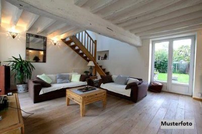 +++ Charmantes 2-Familien-Haus mit Garten, Terrasse und Balkon +++