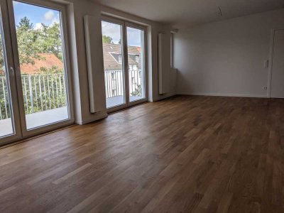 UKE 2 Min., Schicker Dachausbau , Endetage, Top Ausstattung, sehr großer Balkon