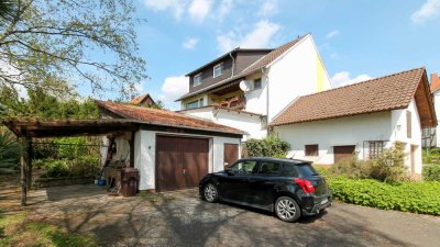 Großzügiges Einfamilienhaus mit drei Garagen in Mansbach zu verkaufen