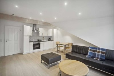 Mitten im Zentrum! 
Neu renovierte und möblierte 2 Zimmer Dachwohnung zur Miete