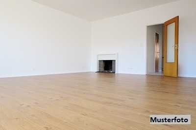 Ohne Provision: Einfamilien-Doppelhaushälfte mit Anbau und Garage