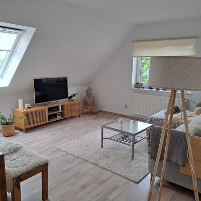 Freundliche 4-Zimmer Maisonette Wohnung mit Garten, Stellplatz u. Gartenhaus