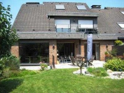 Großzügige 4-Zimmer-Erdgeschosswohnung mit Gartenzugang und Garage in Düsseldorf-Hellerhof
