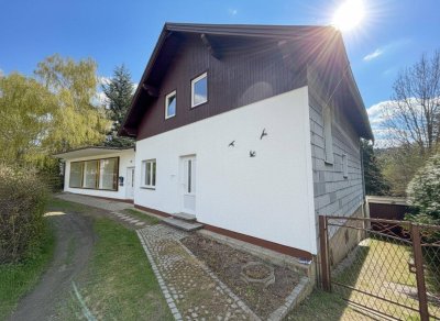 Charmantes Einfamilienhaus mit Geschichte, vielseitigem Zusatzbereich und schönem Garten in Grünbach am Schneeberg