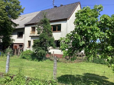 Haus mit Stallungen und Scheune mit viel Potenzial